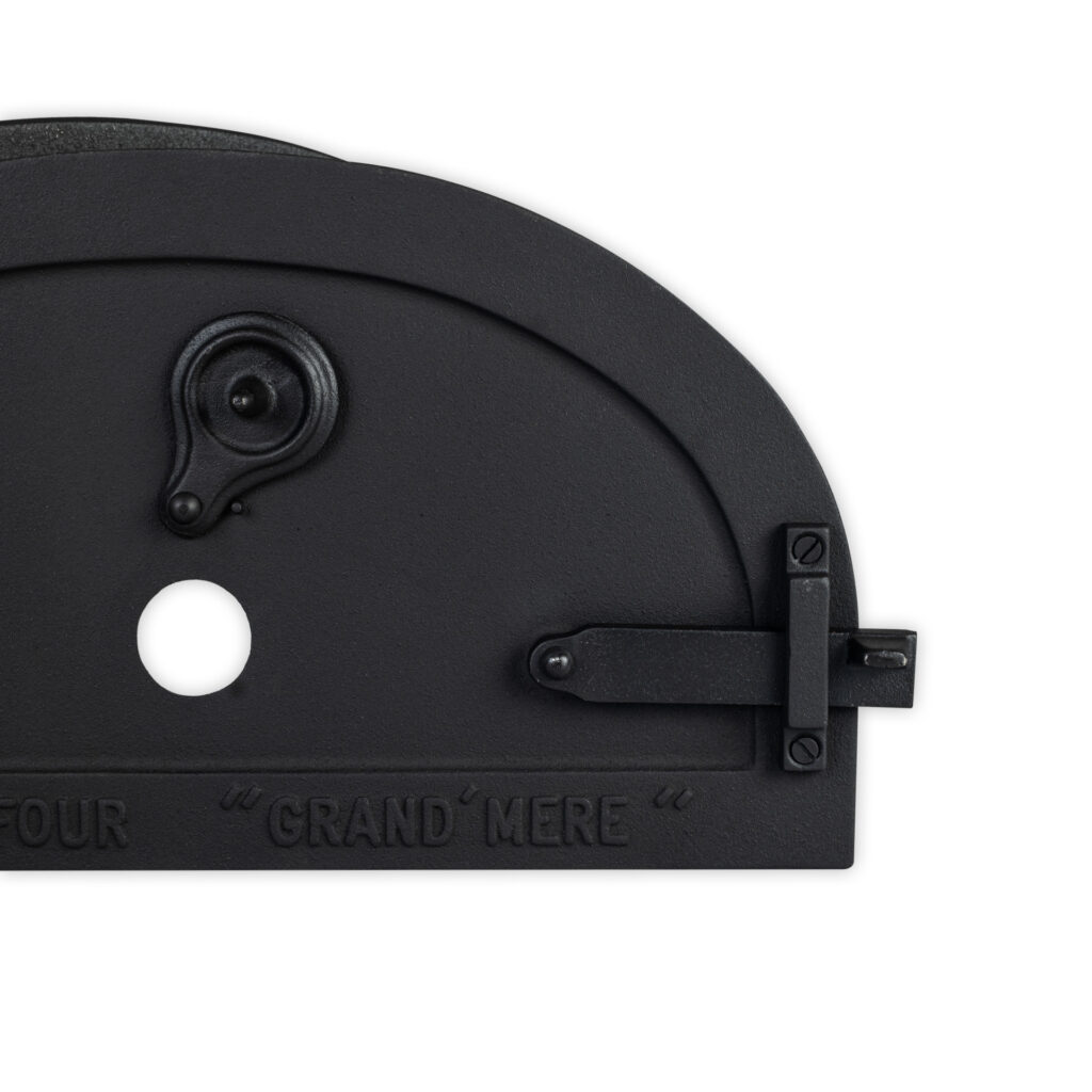 Four grand mere porte de four en fonte oeilleton ouvert