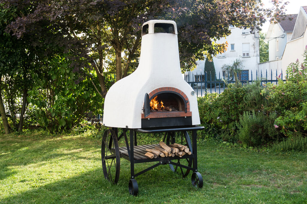 Mobile outdoor bread oven