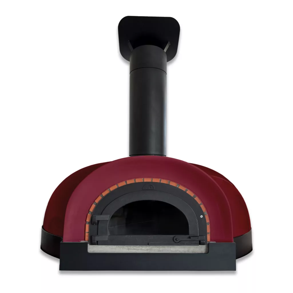 four à bois extérieur rouge pourpre avec porte noire et conduit de cheminée