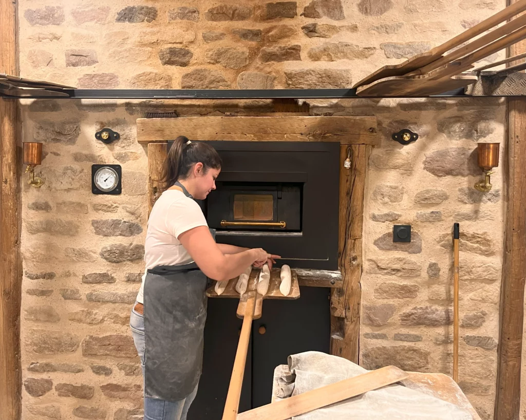 boulangerie four à bois dans une boulangerie