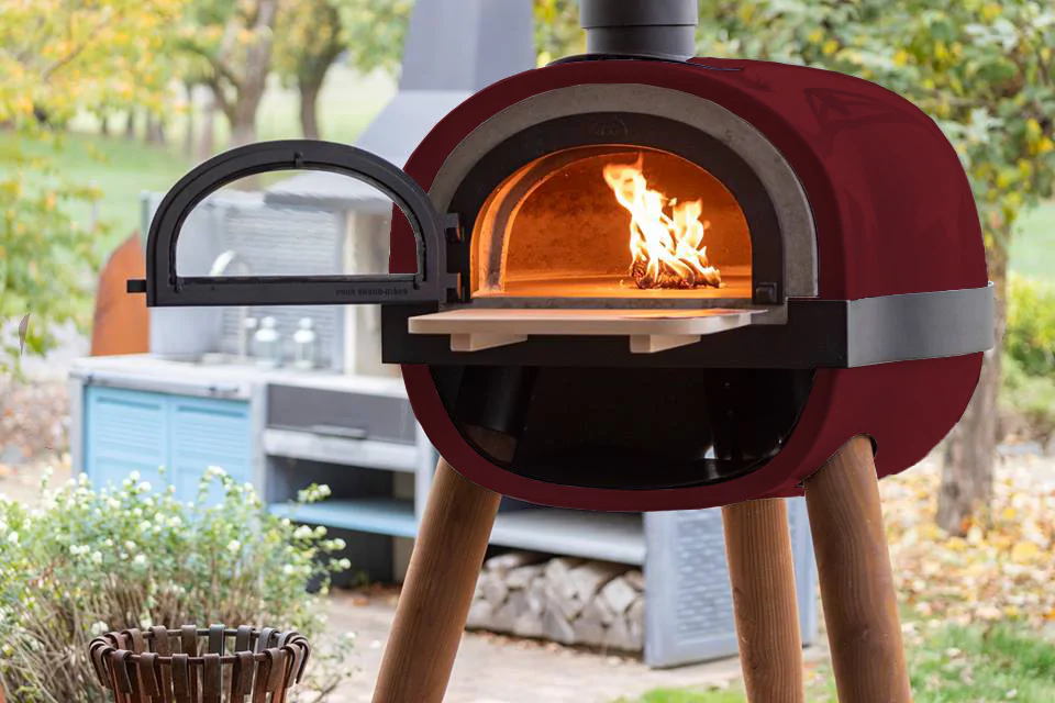 four à bois design Alfred en extérieur couleur rouge pourpre